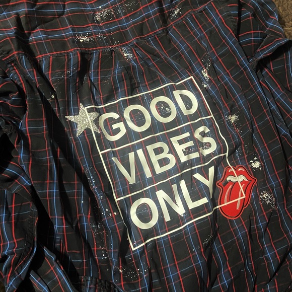 Medium Revamped Good Vibes flannel top - Picture 1 of 3